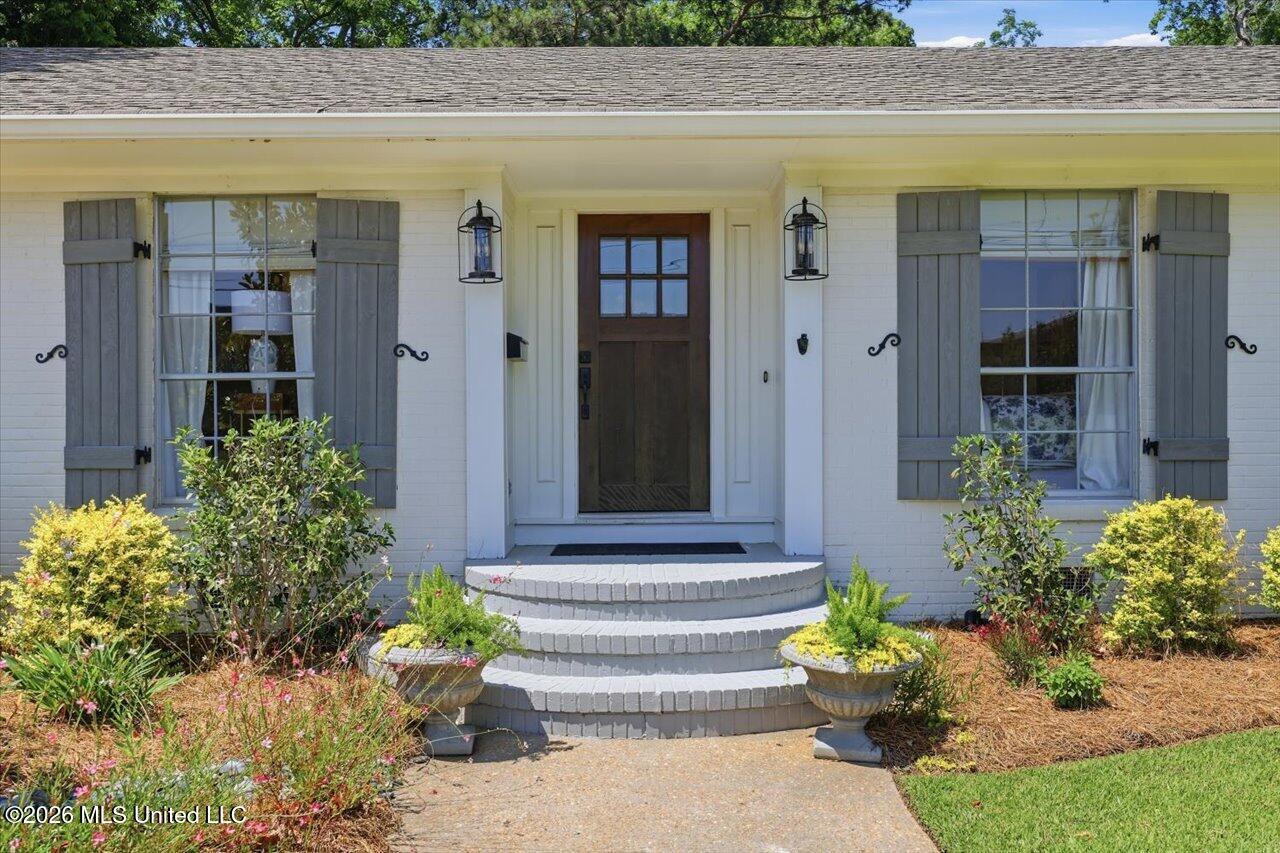 407 East College Street Clinton, MS 39056 - Photo 5 of 43 05-407 E College St _ Hometoursms.com
