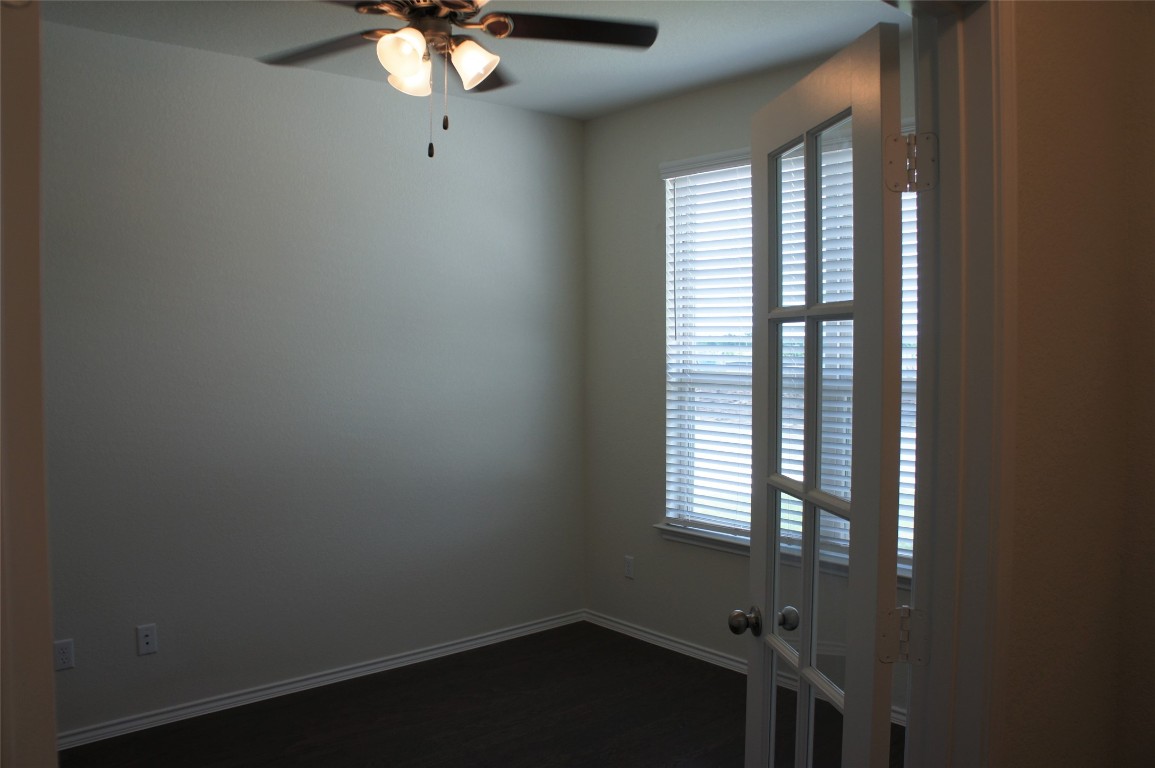 1612 Cliffbrake Way Georgetown, TX 78626 - Photo 3 of 13