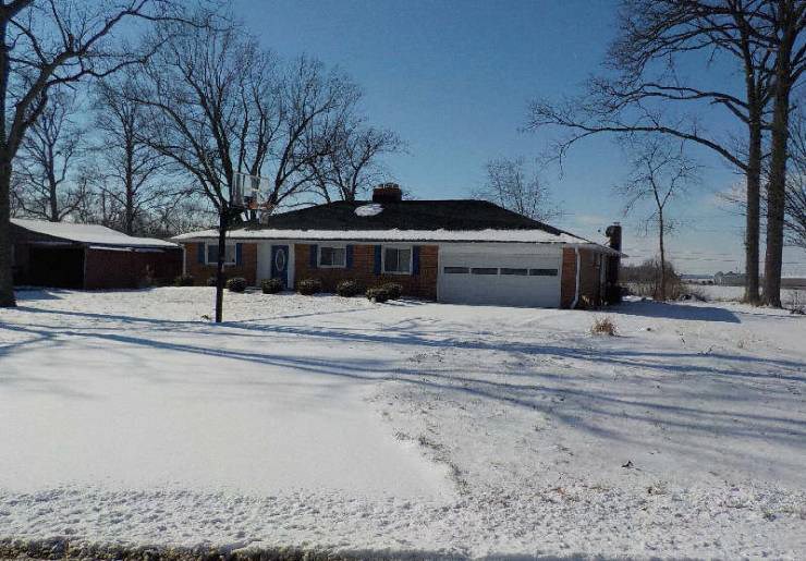 4905 North Hickory Road Muncie, IN 47303 - Photo 1 of 6