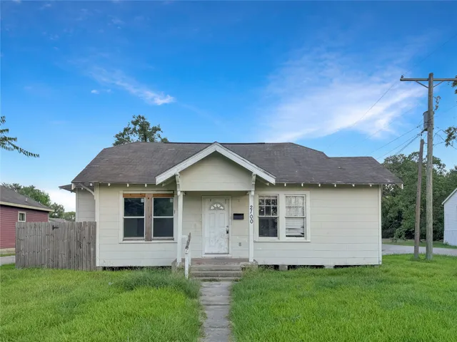 $59,900 | 2100 Angelina Street, Beaumont, TX 77701