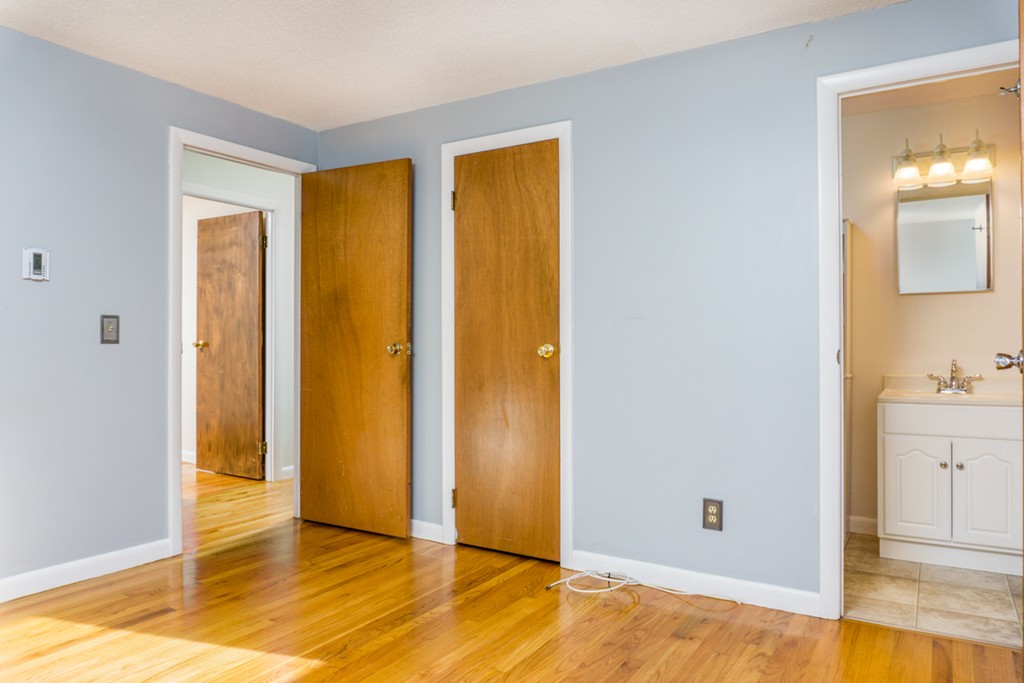 304 Peekskill Avenue Springfield, MA 01129 - Photo 13 of 30