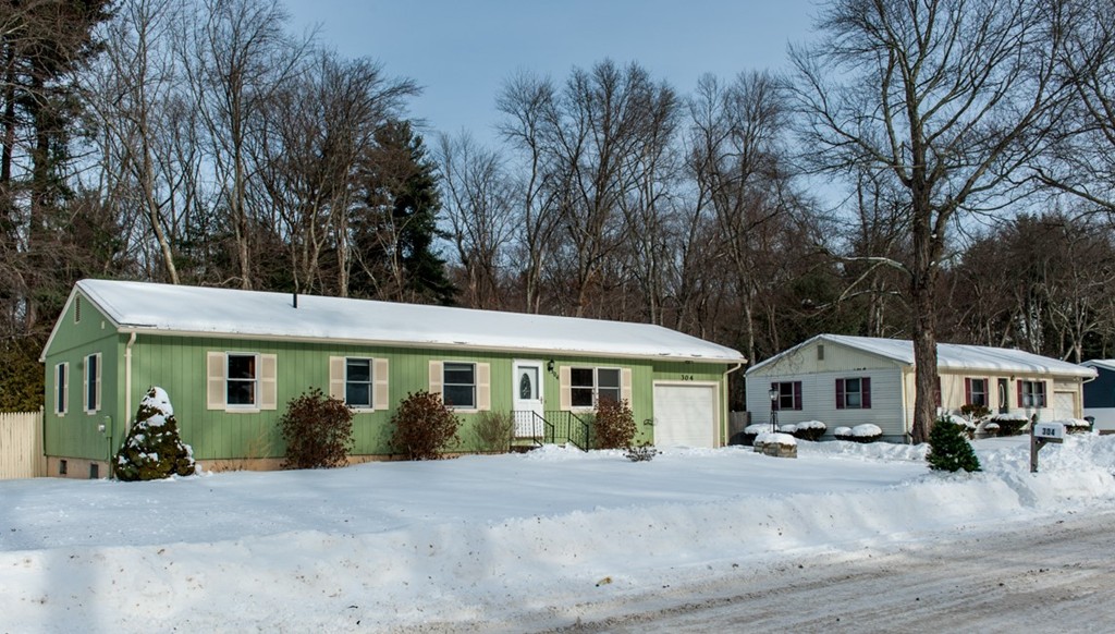 304 Peekskill Avenue Springfield, MA 01129 - Photo 25 of 30