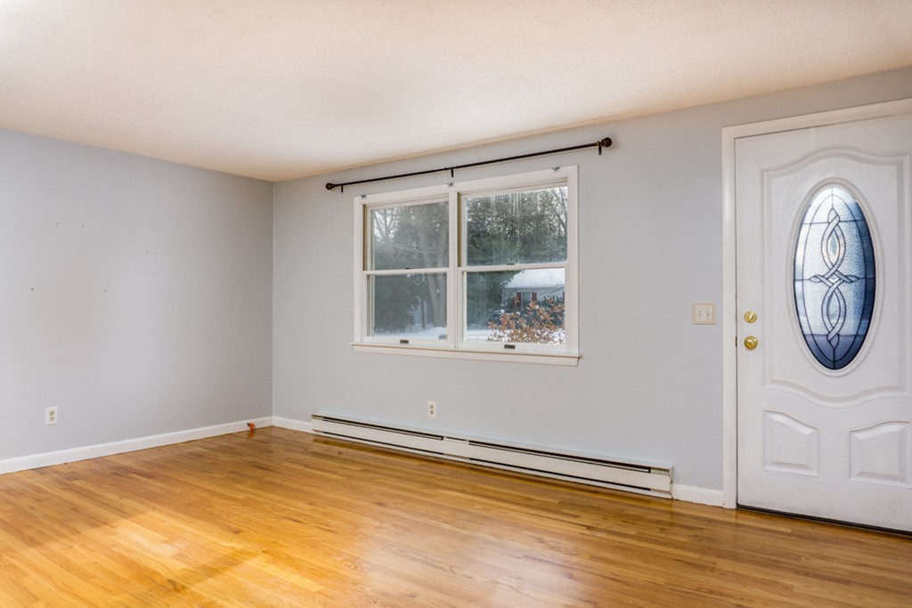 304 Peekskill Avenue Springfield, MA 01129 - Photo 10 of 30