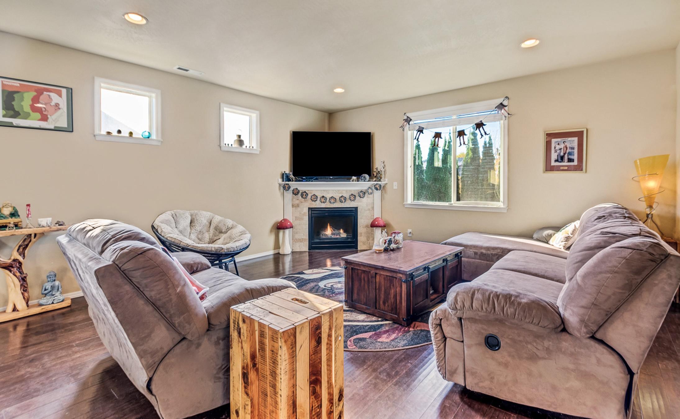 21199 Keyte Road Bend, OR 97701 - Photo 5 of 25 OReilly_20201022_5_15243_a_72ppi