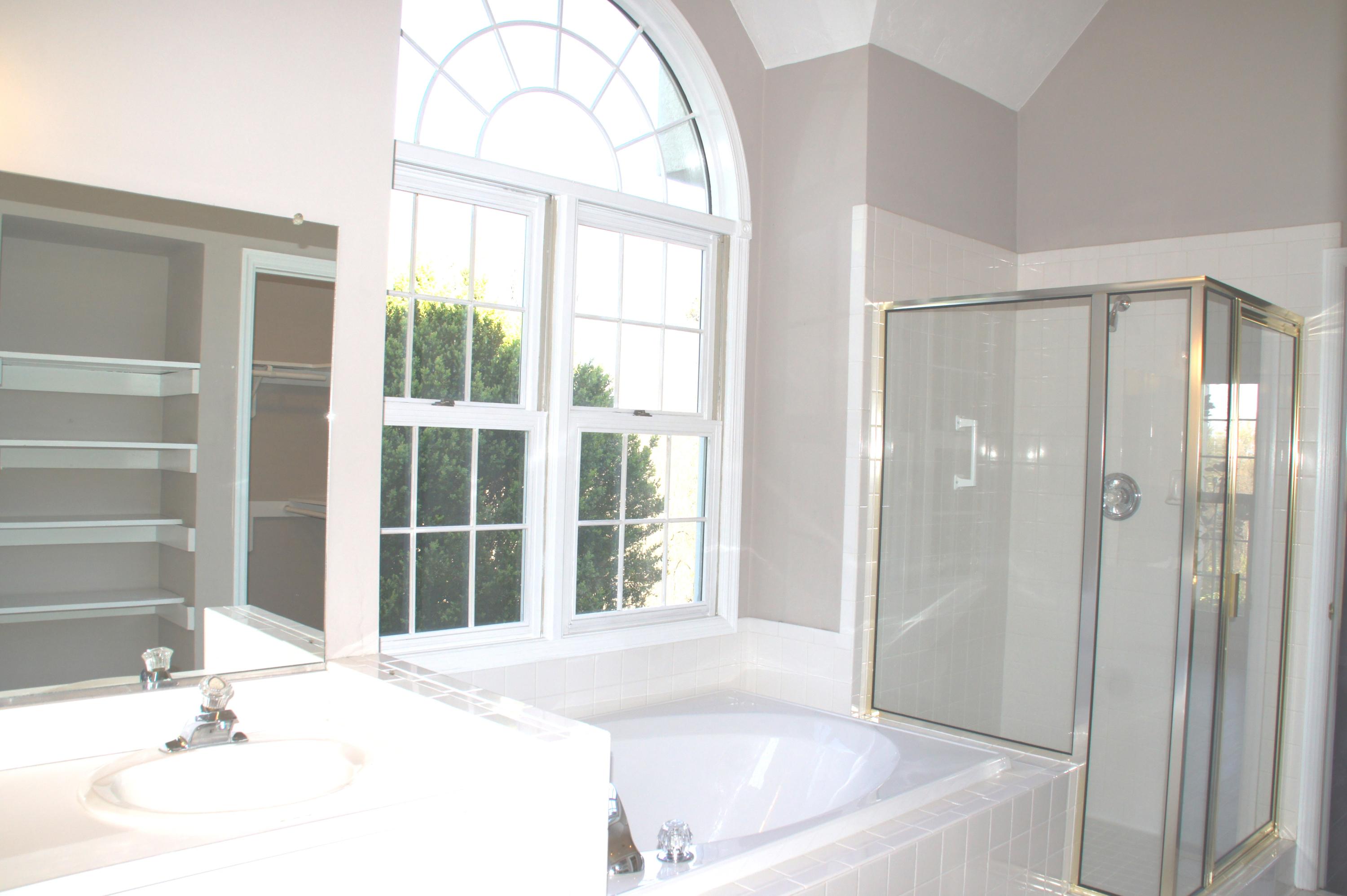 4140 Jae Valley Road Roanoke, VA 24014 - Photo 28 of 43 Separate Shower