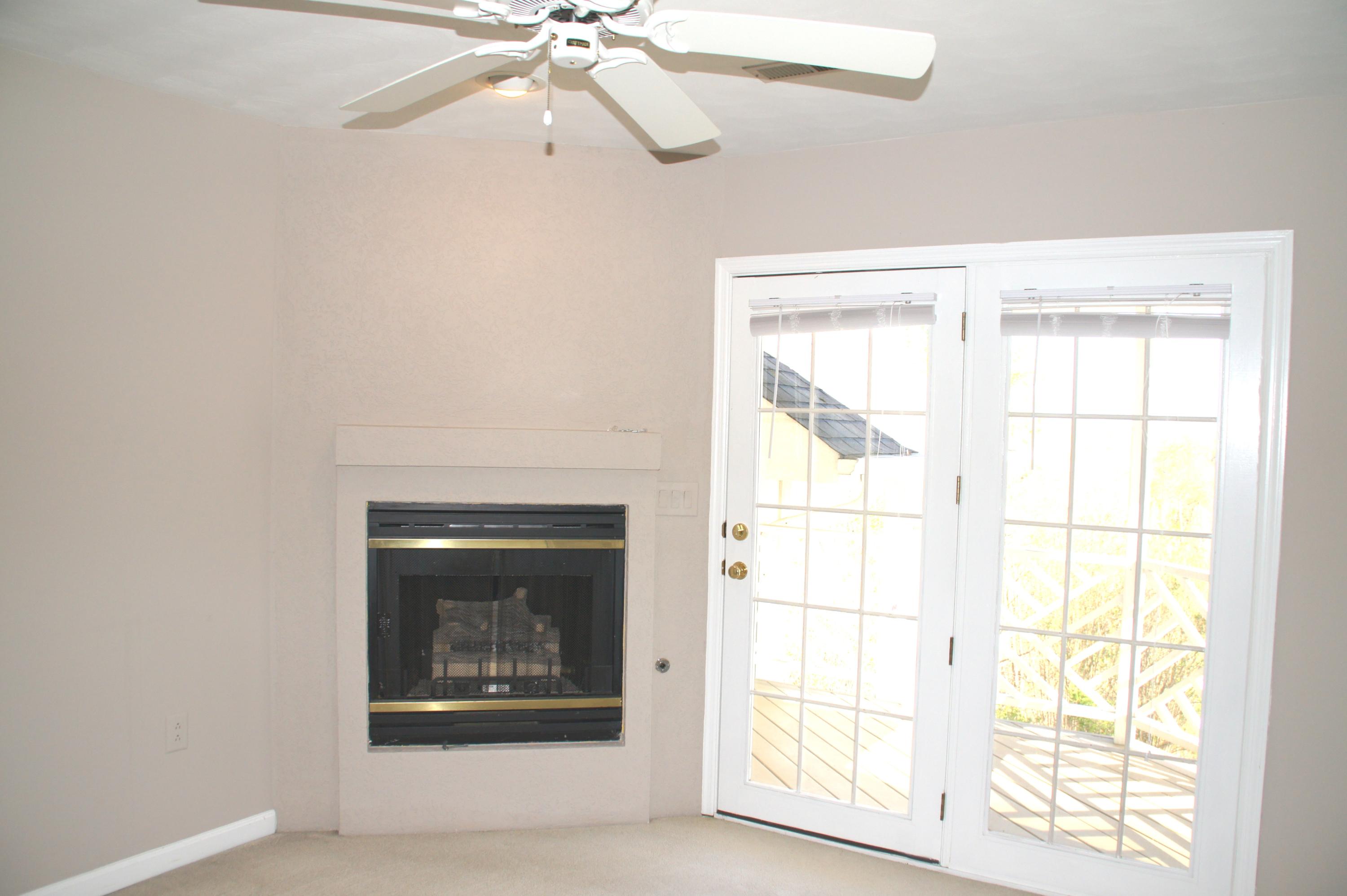 4140 Jae Valley Road Roanoke, VA 24014 - Photo 32 of 43 Guest Room 1