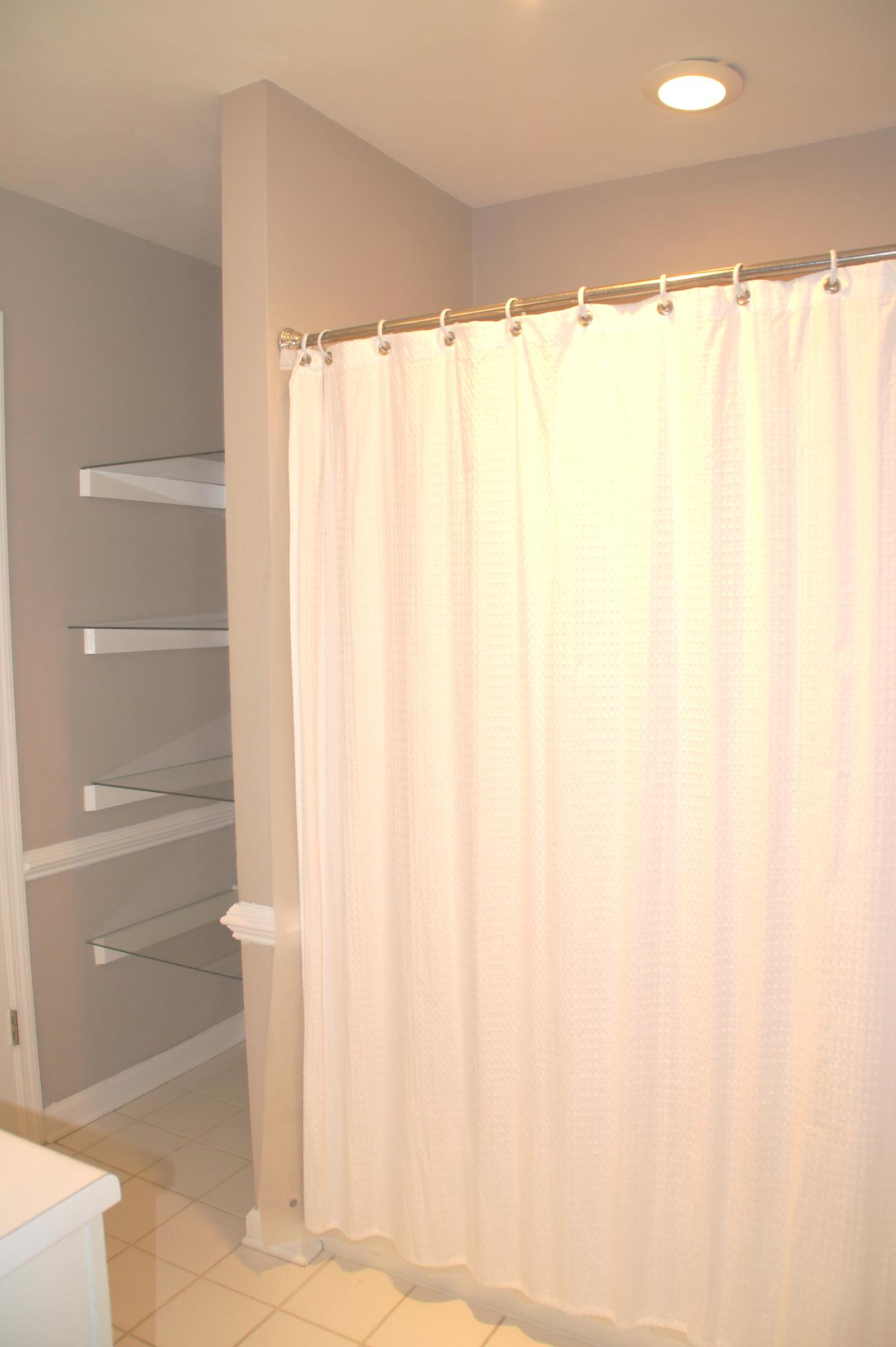 4140 Jae Valley Road Roanoke, VA 24014 - Photo 35 of 43 Upper Hall Bathroom