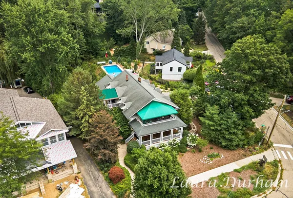 $1,295,000 | 790 Lake Street, Saugatuck, MI 49453