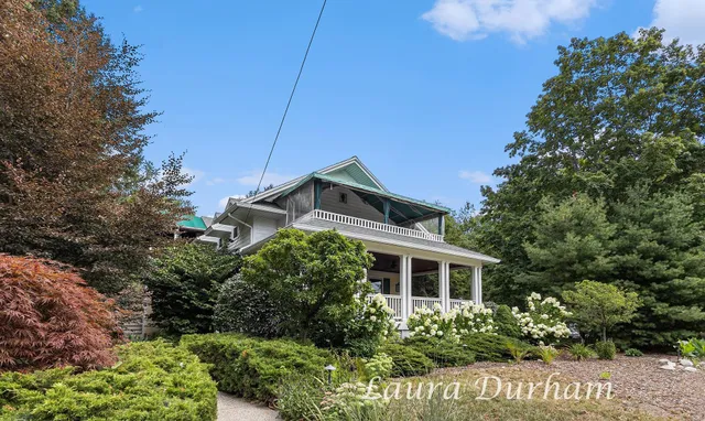$1,285,000 | 790 Lake Street, Saugatuck, MI 49453