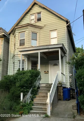 $589,000 | 31 Brewster Street | Stapleton