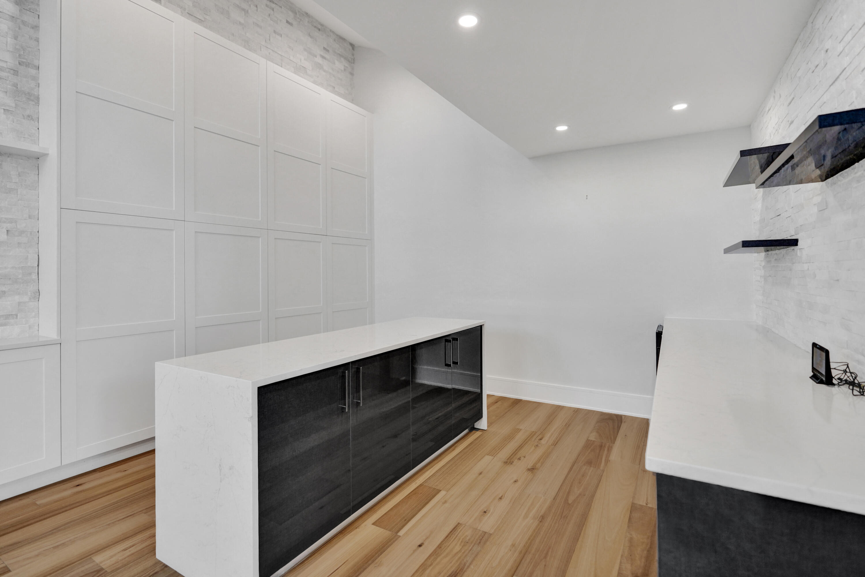 961 Iris Drive Delray Beach, FL 33483 - Photo 9 of 59 16