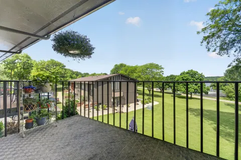 $275,000 | 33 Lausanne Court, Unit 3306, Geneva, WI 53147