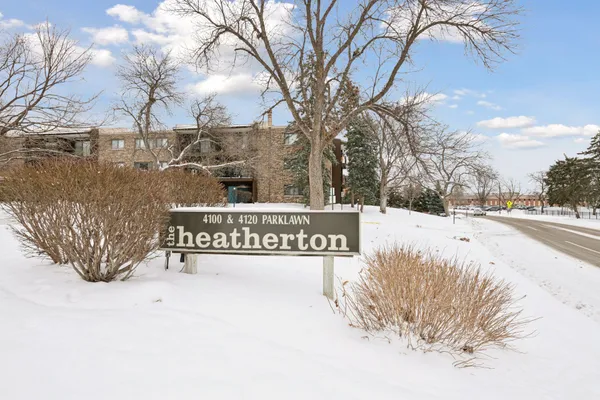 $104,900 | 4120 Parklawn Avenue, Unit 228, Edina, MN 55435