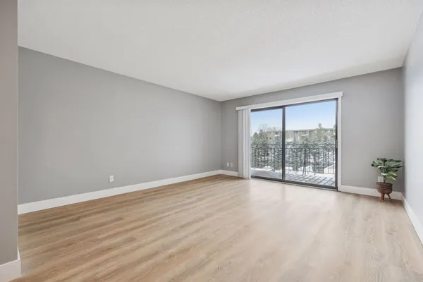 $104,900 | 4120 Parklawn Avenue, Unit 228, Edina, MN 55435