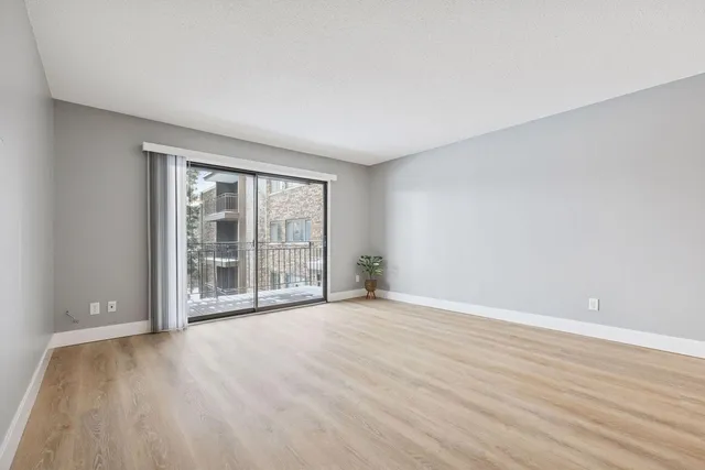 $114,999 | 4120 Parklawn Avenue, Unit 228, Edina, MN 55435