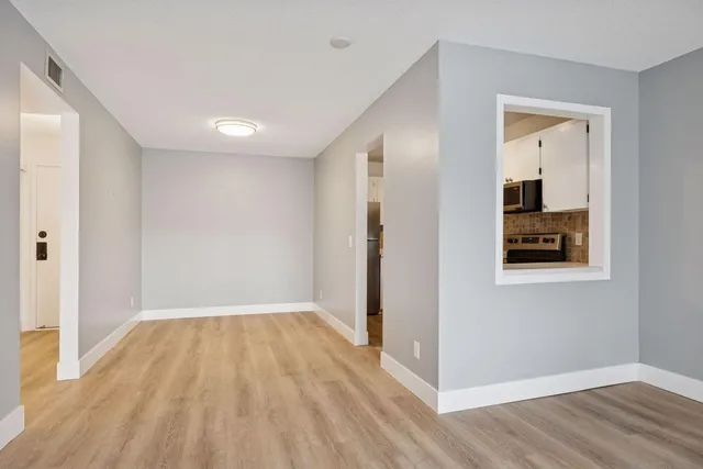 $114,999 | 4120 Parklawn Avenue, Unit 228, Edina, MN 55435