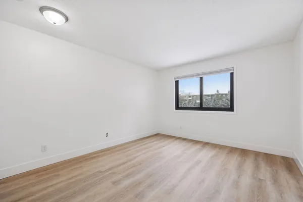 $104,900 | 4120 Parklawn Avenue, Unit 228, Edina, MN 55435