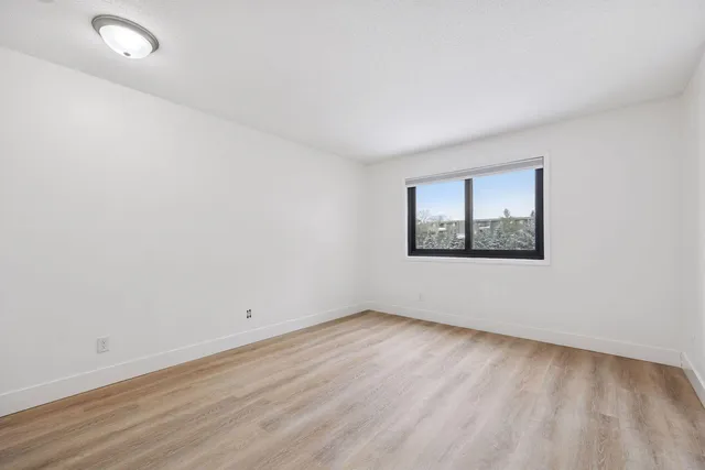 $114,999 | 4120 Parklawn Avenue, Unit 228, Edina, MN 55435