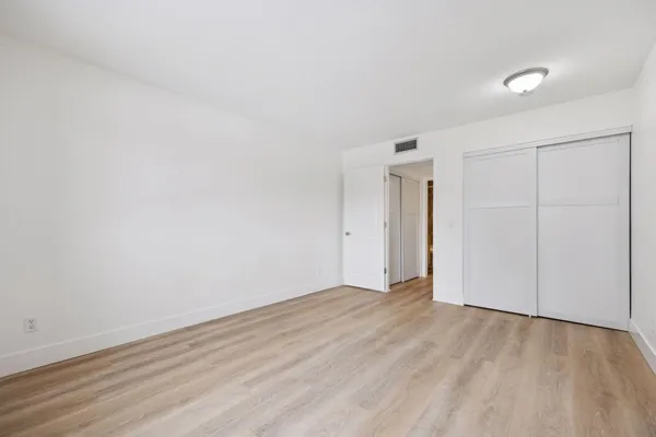 $104,900 | 4120 Parklawn Avenue, Unit 228, Edina, MN 55435