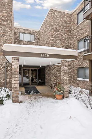 $104,900 | 4120 Parklawn Avenue, Unit 228, Edina, MN 55435