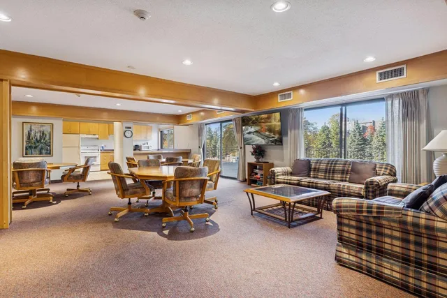 $114,999 | 4120 Parklawn Avenue, Unit 228, Edina, MN 55435