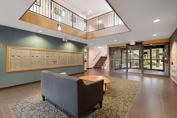 $104,900 | 4120 Parklawn Avenue, Unit 228, Edina, MN 55435