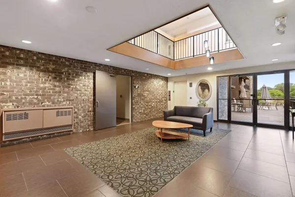 $104,900 | 4120 Parklawn Avenue, Unit 228, Edina, MN 55435