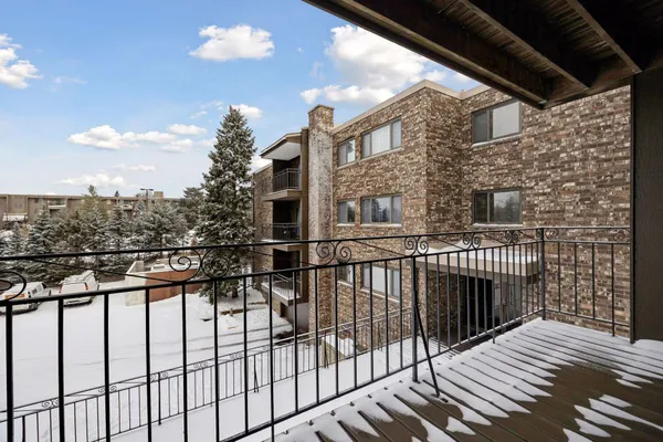 $104,900 | 4120 Parklawn Avenue, Unit 228, Edina, MN 55435