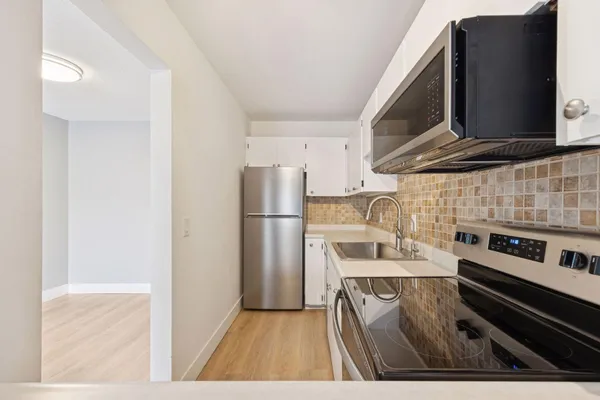 $104,900 | 4120 Parklawn Avenue, Unit 228, Edina, MN 55435