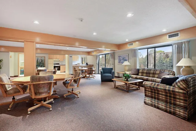 $114,999 | 4120 Parklawn Avenue, Unit 228, Edina, MN 55435