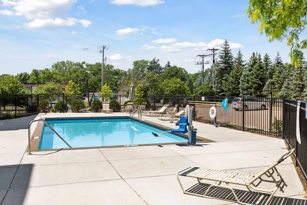 $104,900 | 4120 Parklawn Avenue, Unit 228, Edina, MN 55435