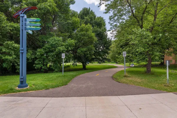 $104,900 | 4120 Parklawn Avenue, Unit 228, Edina, MN 55435