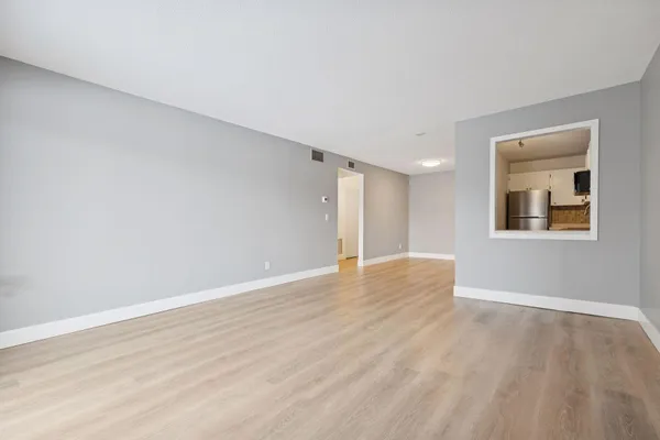 $104,900 | 4120 Parklawn Avenue, Unit 228, Edina, MN 55435