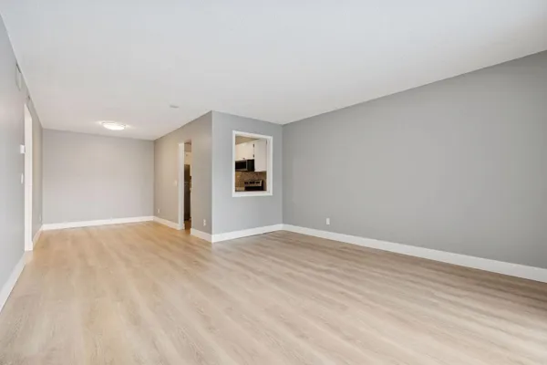 $104,900 | 4120 Parklawn Avenue, Unit 228, Edina, MN 55435