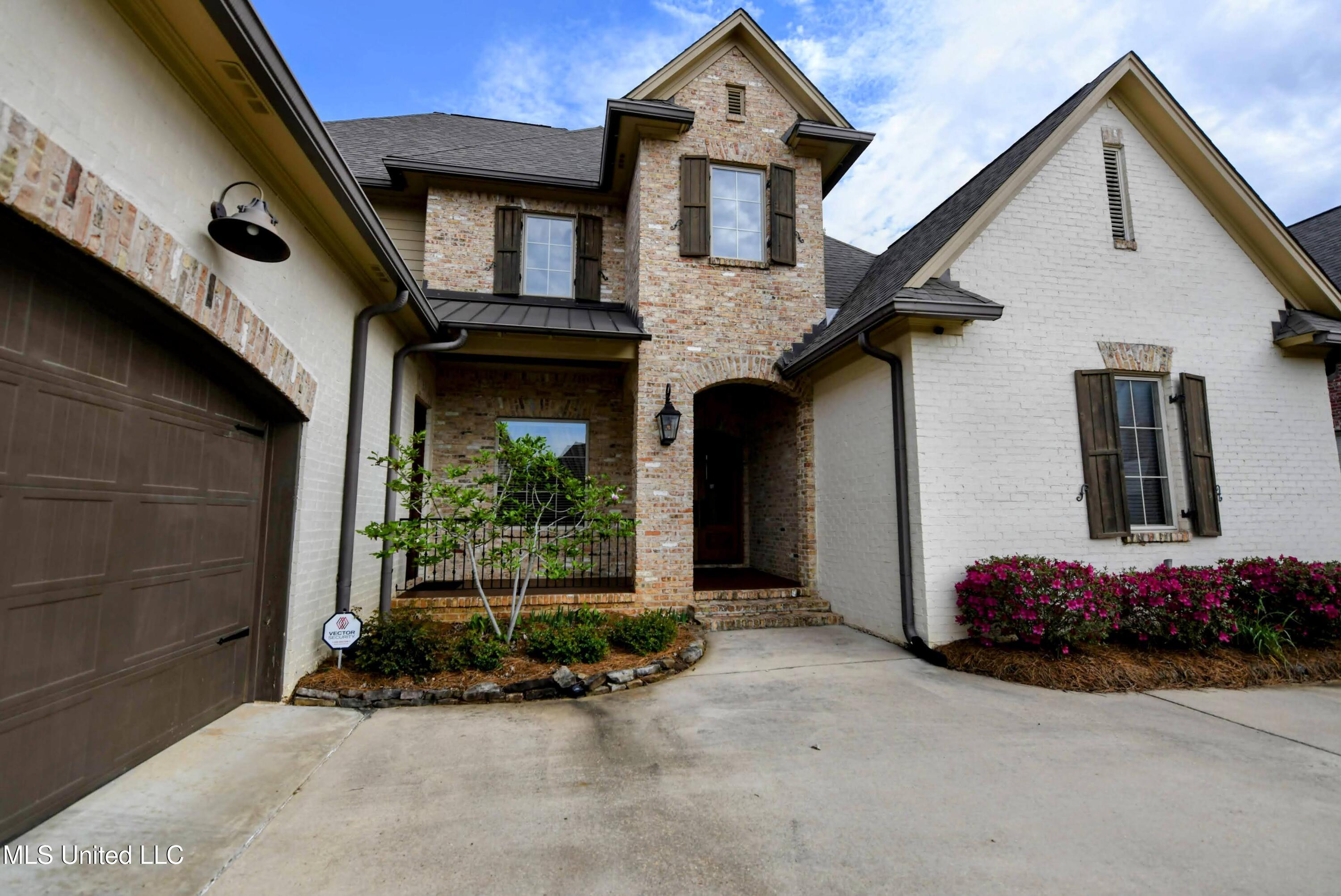 318 Summerville Drive Madison, MS 39110 - Photo 3 of 35 DSC_8195-EDIT