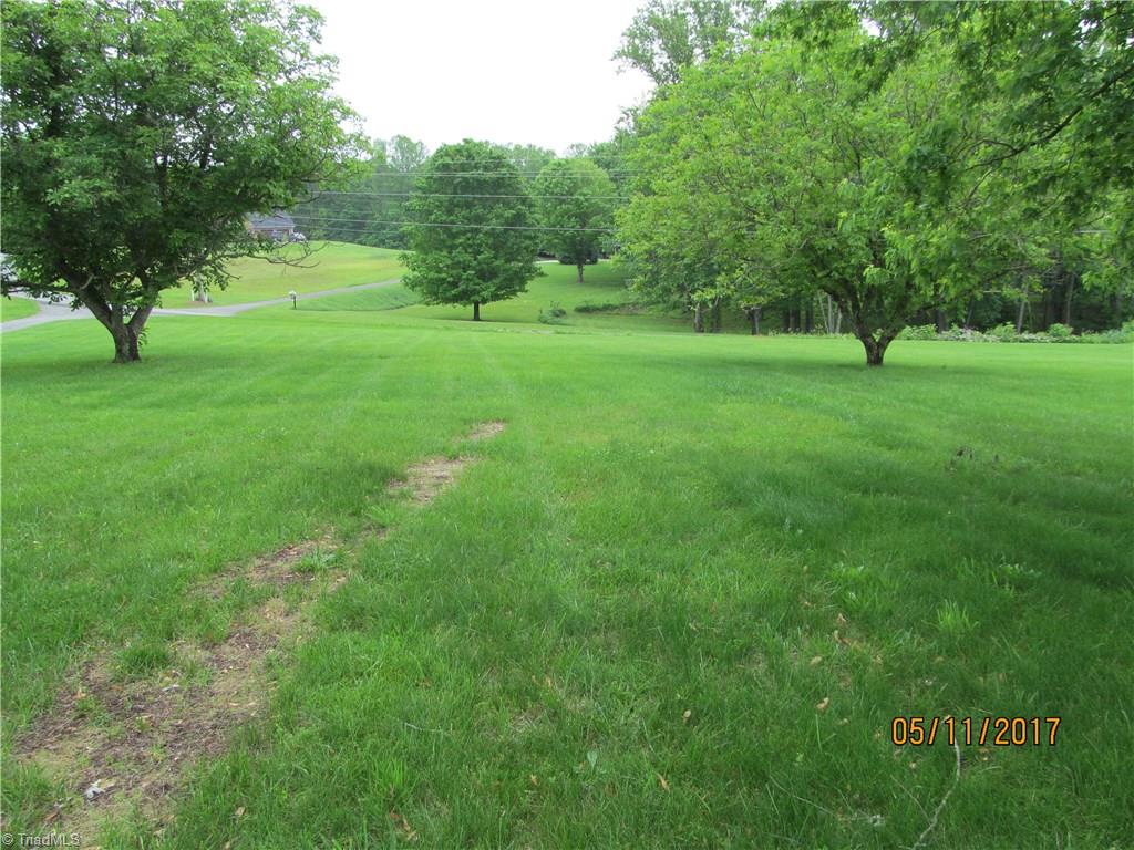 4071 Westfield Road Mount Airy, NC 27030 - Photo 4 of 24 Gallery Image 4