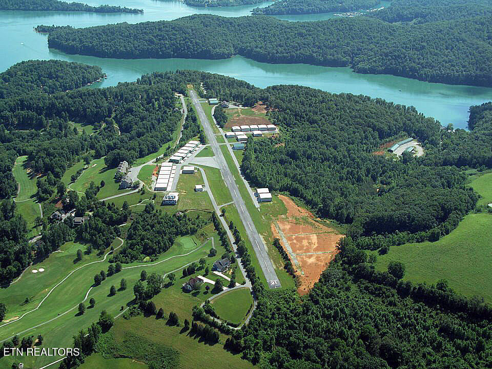 30 Sam & Maria Way La Follette, TN 37766 - Photo 6 of 17 Airstrip