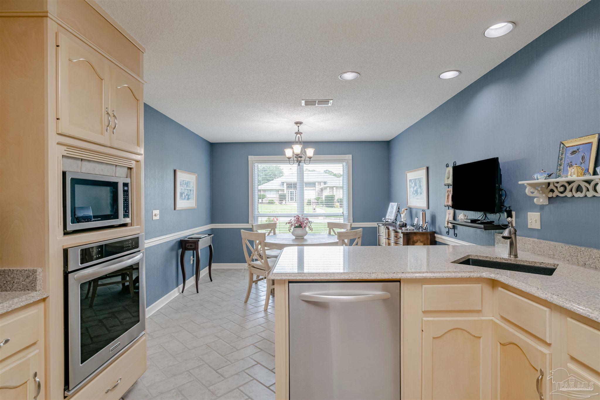 1440 Kings Road Cantonment, FL 32533 - Photo 15 of 42