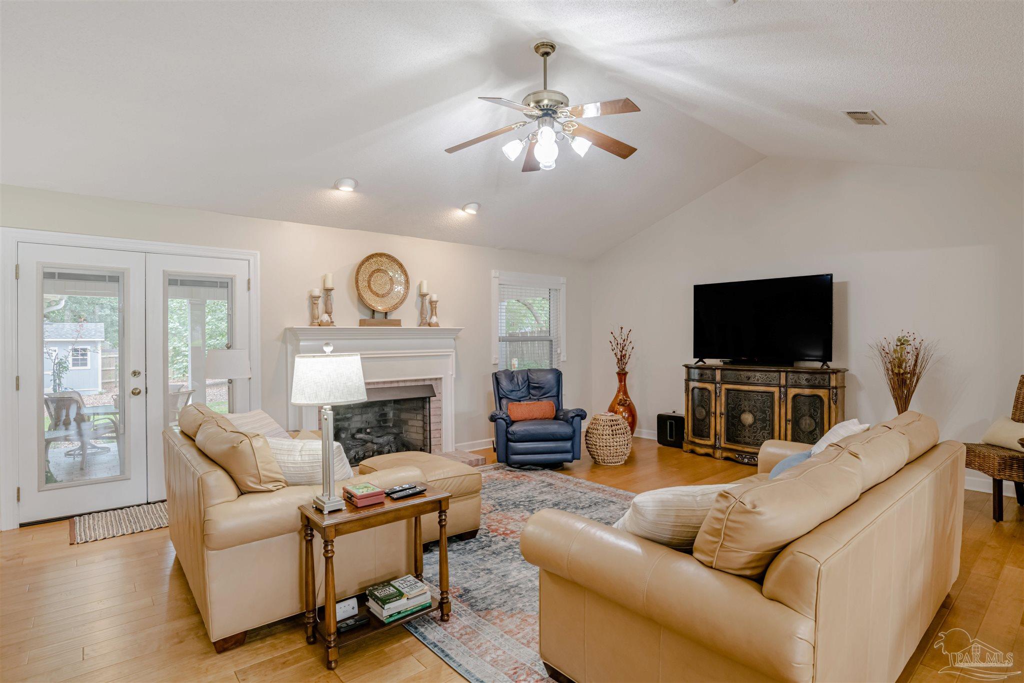 1440 Kings Road Cantonment, FL 32533 - Photo 5 of 42