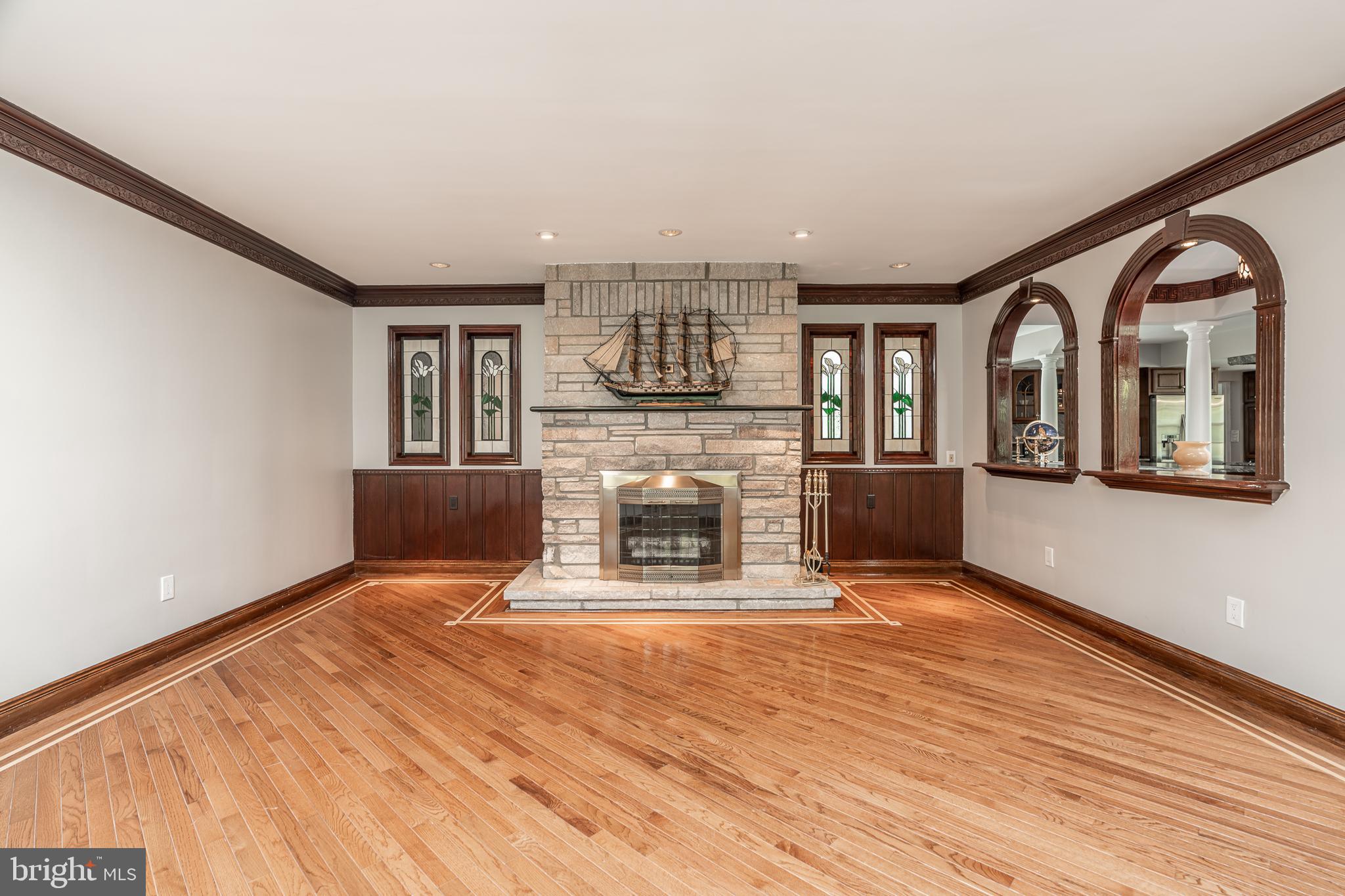 2451 High Road Huntingdon Valley, PA 19006 - Photo 26 of 68 Living Room