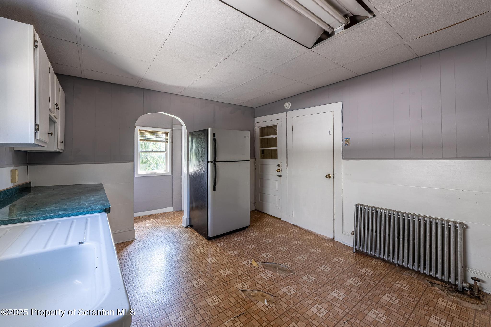 116 Dunmore Street Throop, PA 18512 - Photo 14 of 31 DSC_0580-HDR