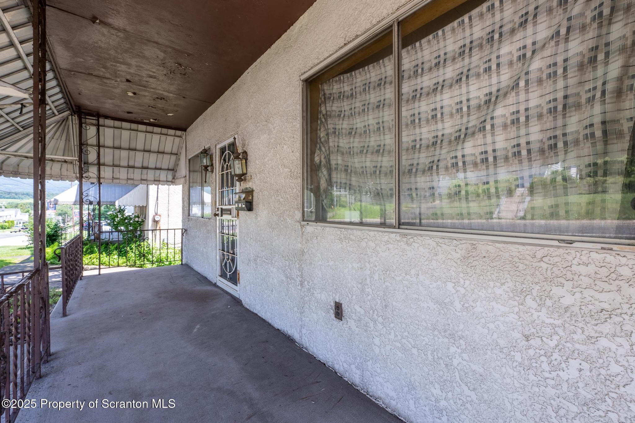 116 Dunmore Street Throop, PA 18512 - Photo 23 of 31 DSC_0560-HDR