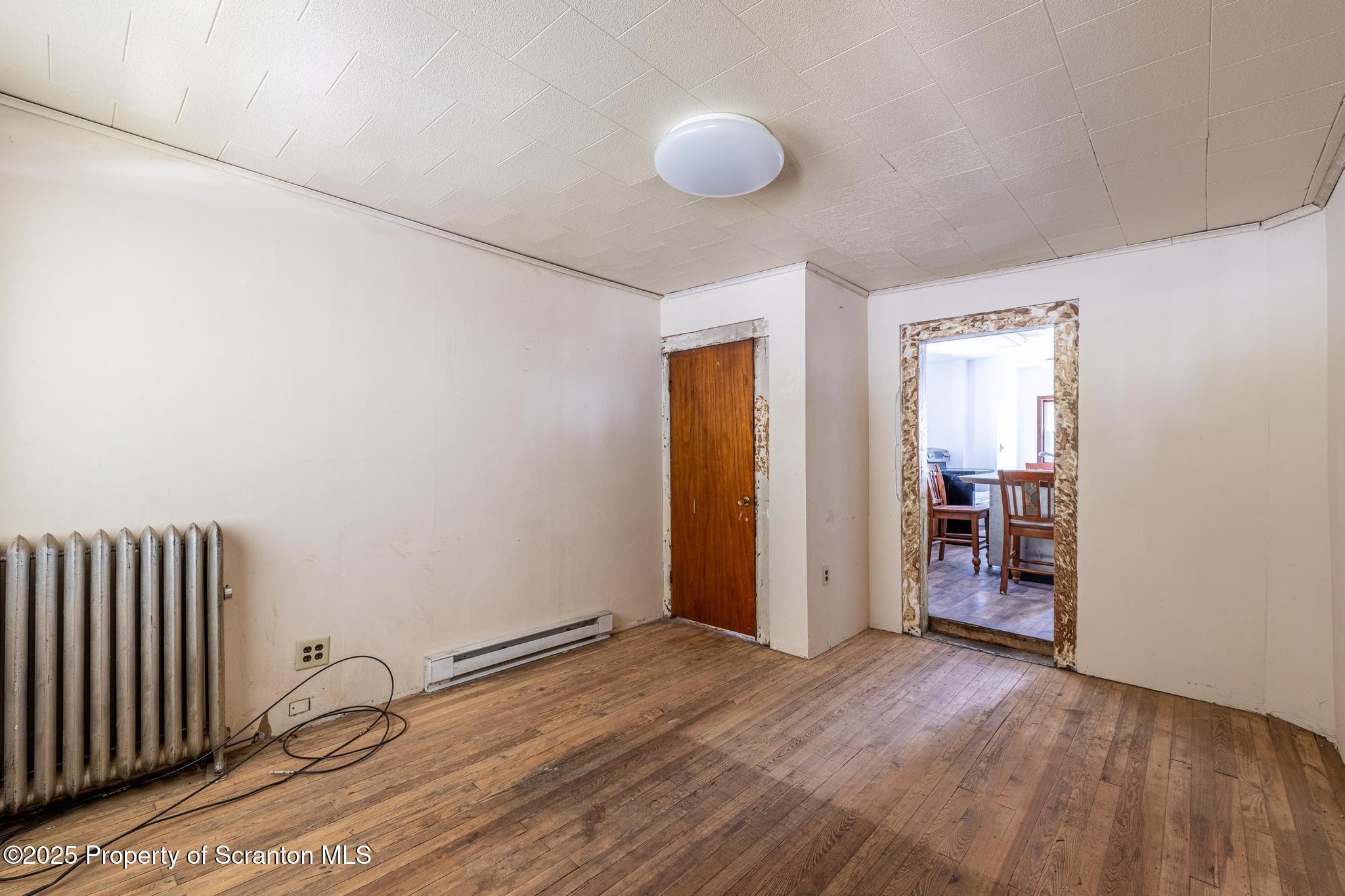 116 Dunmore Street Throop, PA 18512 - Photo 4 of 31 DSC_0490-HDR