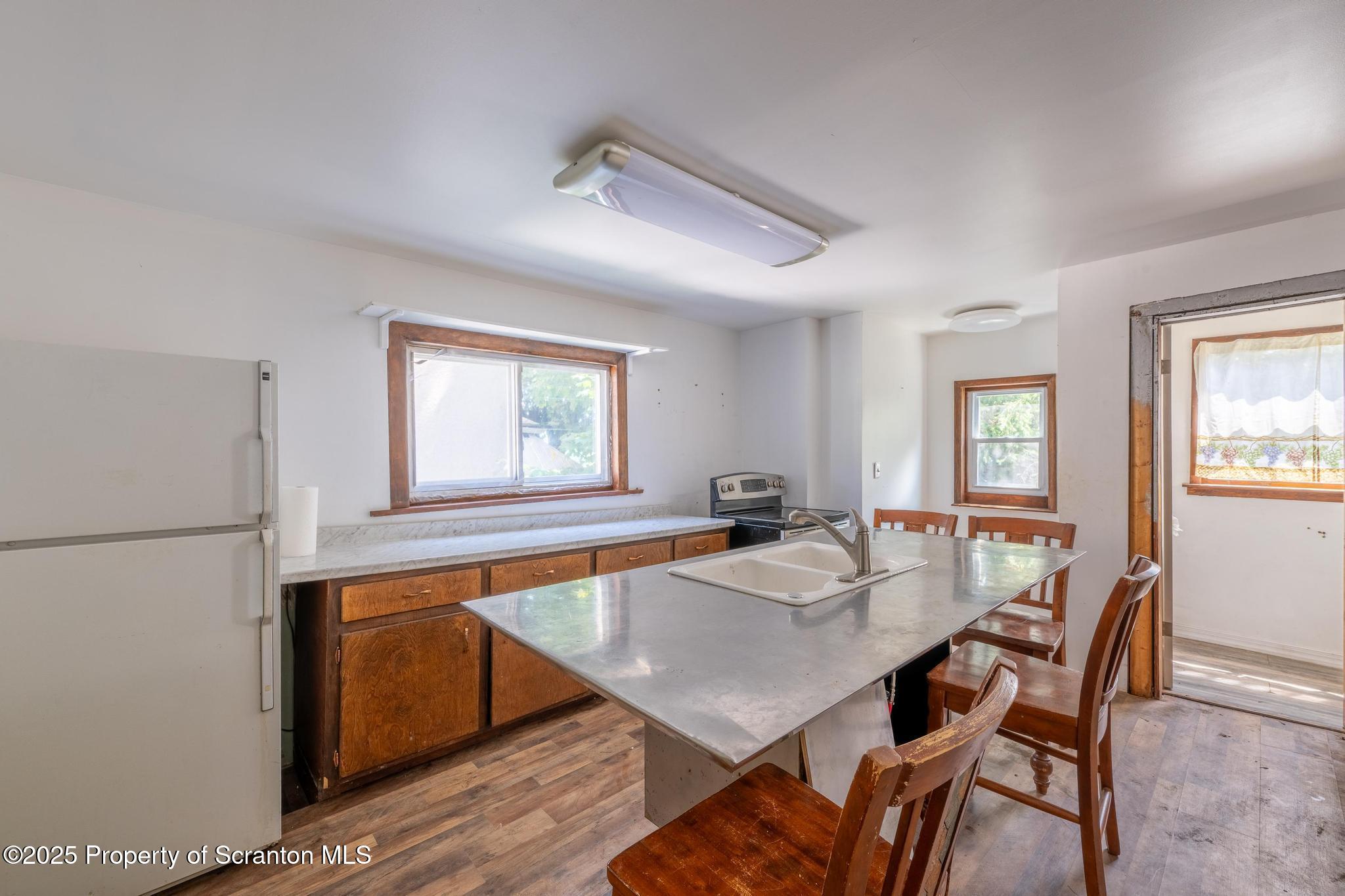 116 Dunmore Street Throop, PA 18512 - Photo 5 of 31 DSC_0540-HDR