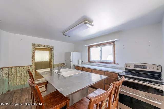 $187,500 | 116 Dunmore Street, Throop, PA 18512