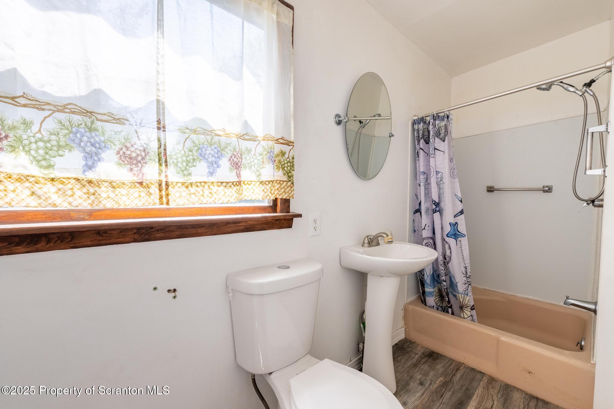 116 Dunmore Street Throop, PA 18512 - Photo 10 of 31 DSC_0515-HDR