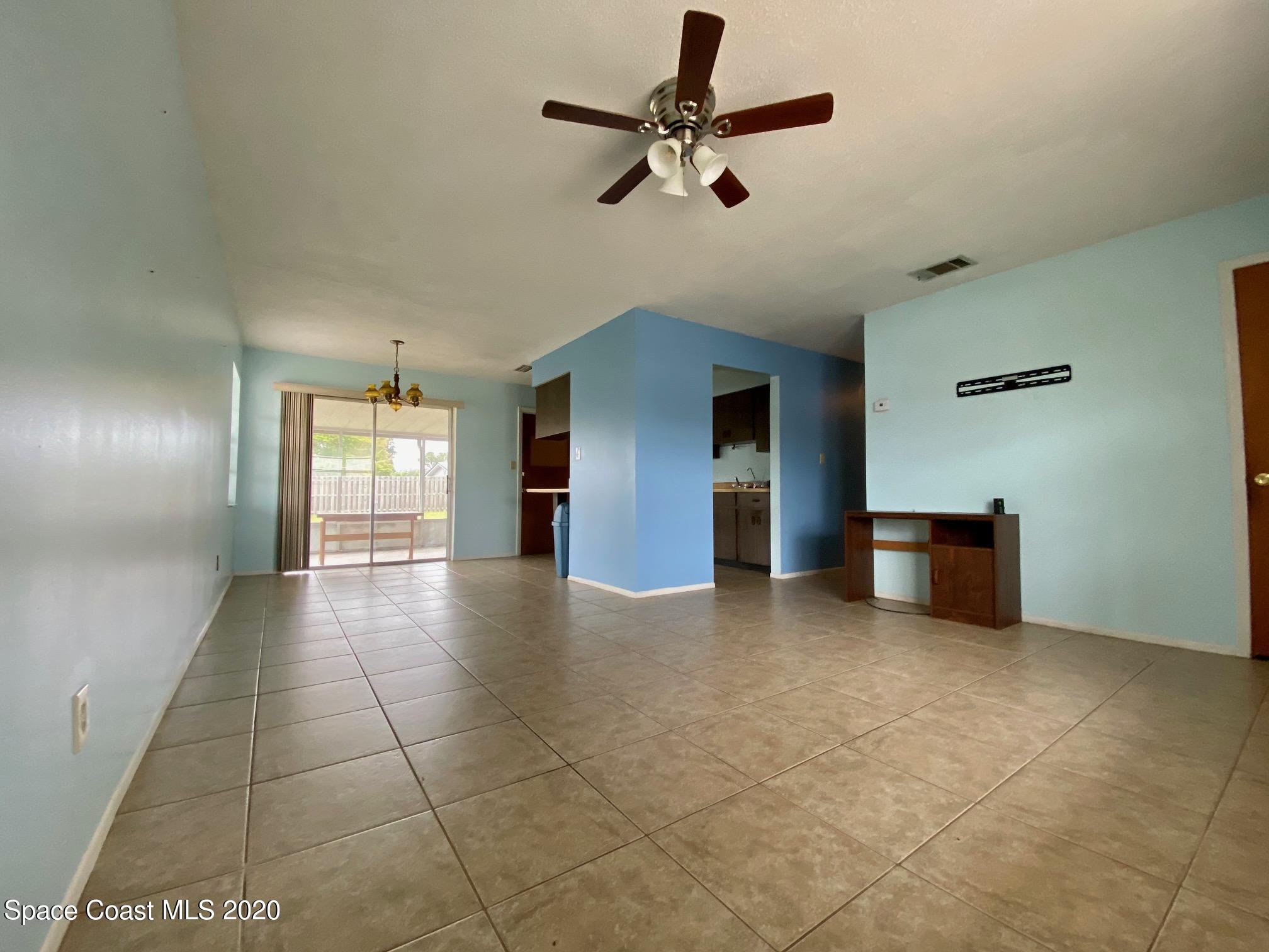 2790 Locksley Road Melbourne, FL 32935 - Photo 3 of 17 Family/dining combo