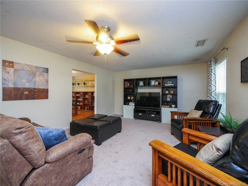 10608 Gold Pan Road Charlotte, NC 28215 - Photo 2 of 24 Gallery Image 2