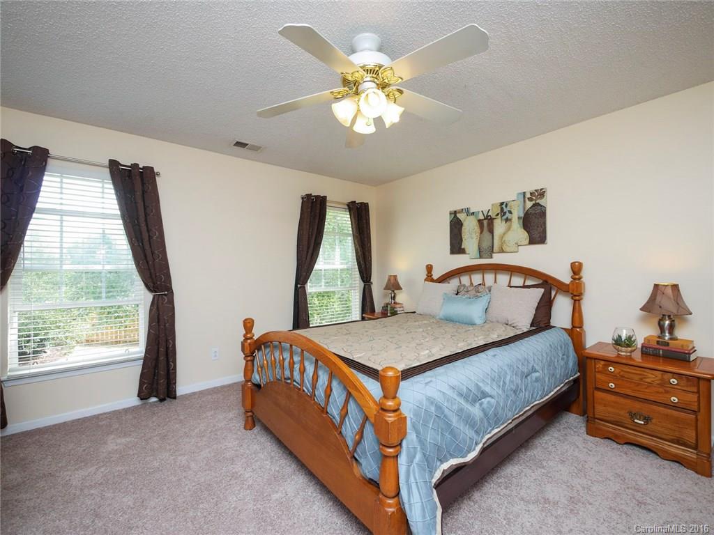 10608 Gold Pan Road Charlotte, NC 28215 - Photo 12 of 24 Gallery Image 12
