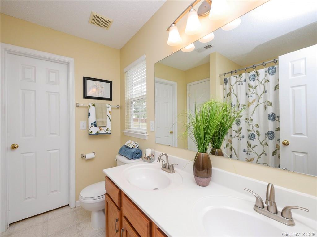 10608 Gold Pan Road Charlotte, NC 28215 - Photo 13 of 24 Gallery Image 13